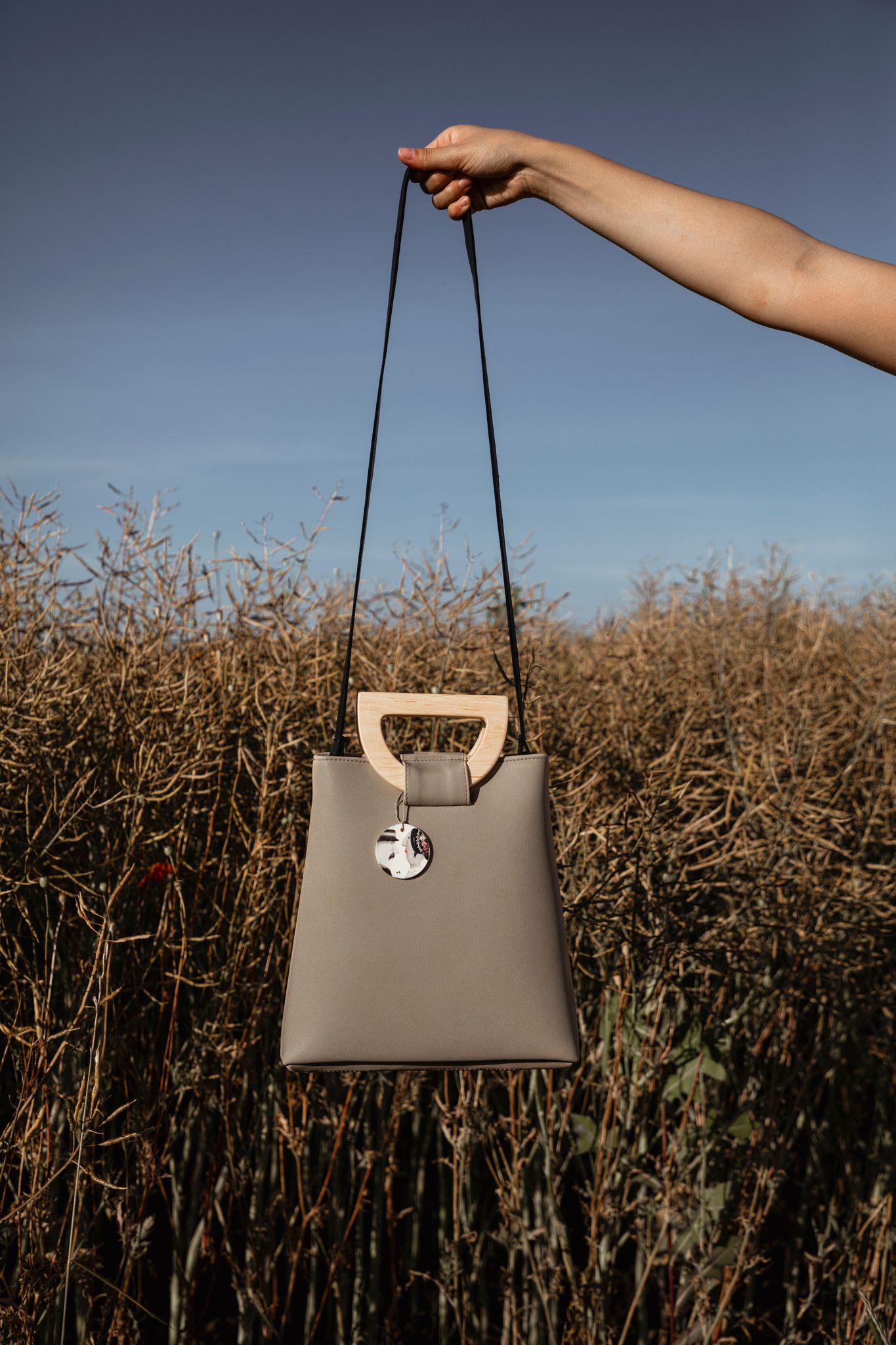 Domaći brand ženskih torbi MIKO predstavio je novu kolekciju SAND
