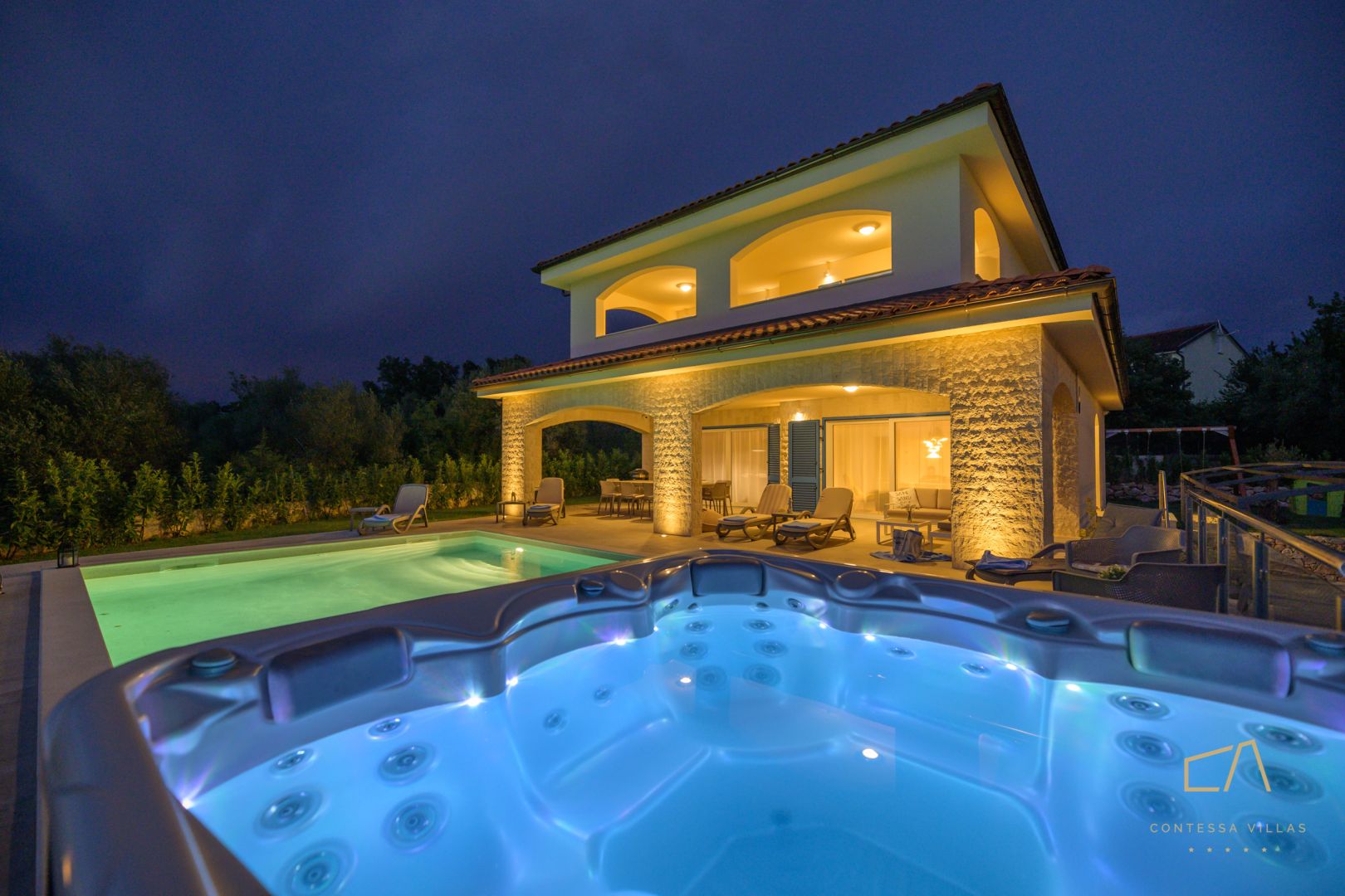 Predstavljamo vam predivnu Villa Loma 1***** s pogledom i bazenom na Krku