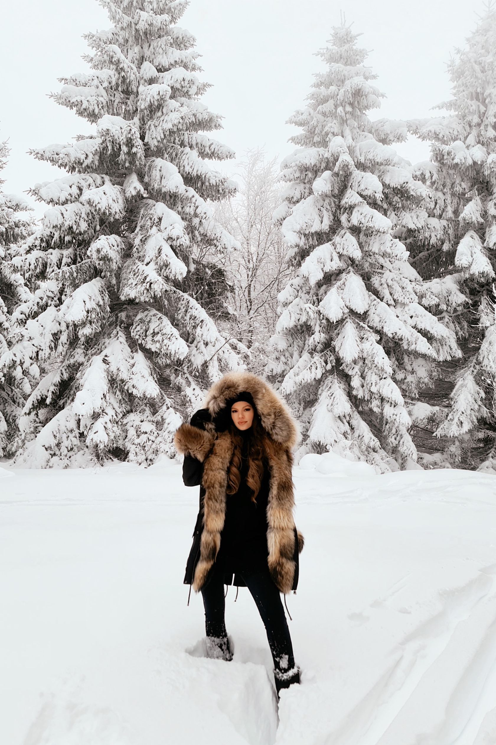 Outfit dana: "matchy" kombinacija lijepe Nikoline Minovske i njenog sinčića na snijegu!