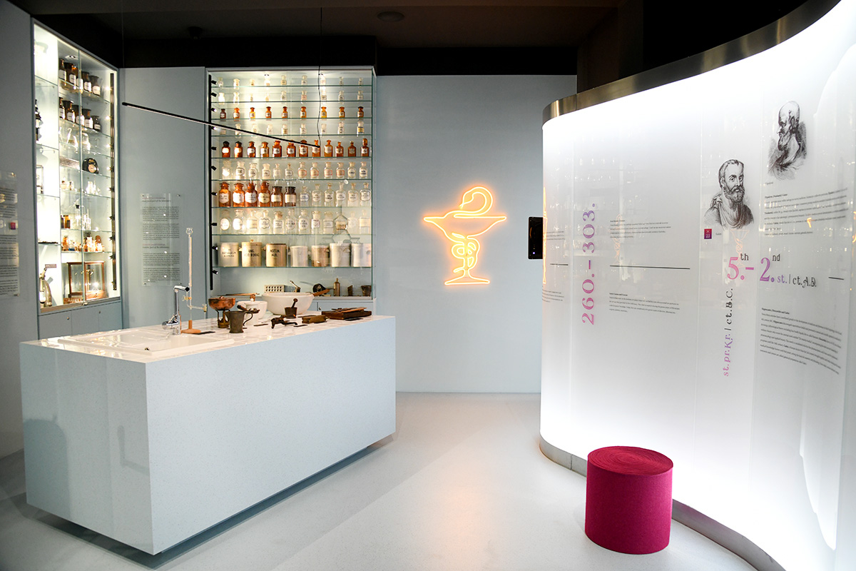 Extravagant recenzije: zavirili smo u posebni i jedinstveni svijet farmacije - JGL Muzej farmacije