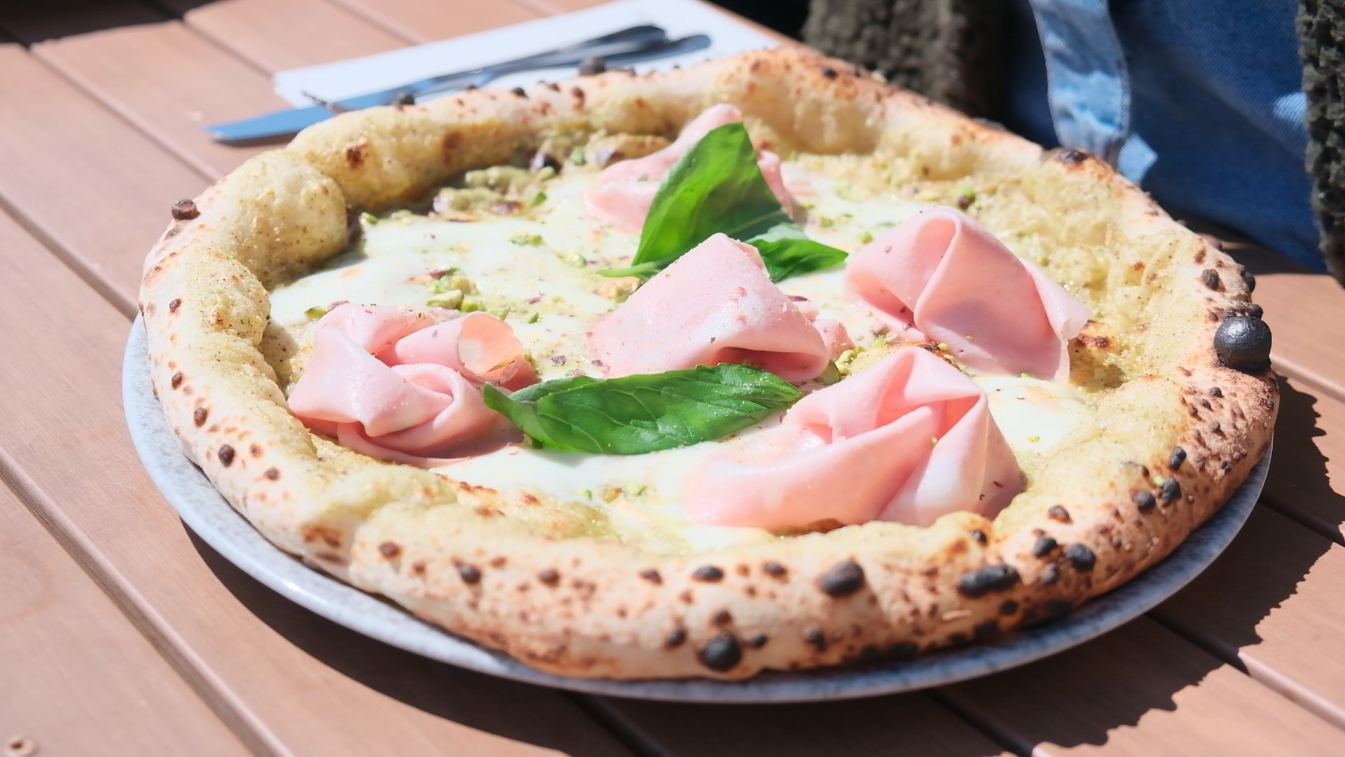 Extravagant recenzije: probali smo najbolju pizzu u popularnoj pizzeriji Rumore