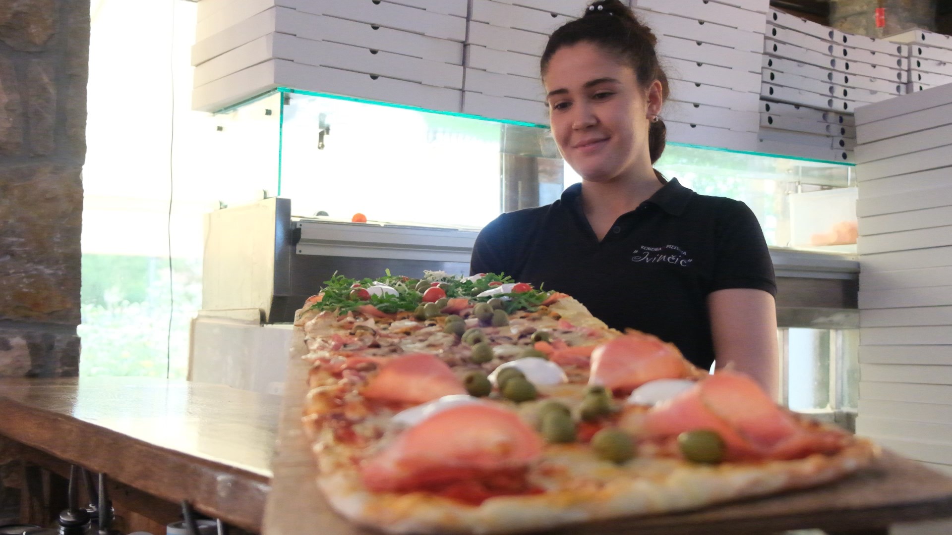 U Konobi i pizzeriji "Ivinčić" kušali smo najbolju pizzu na metar