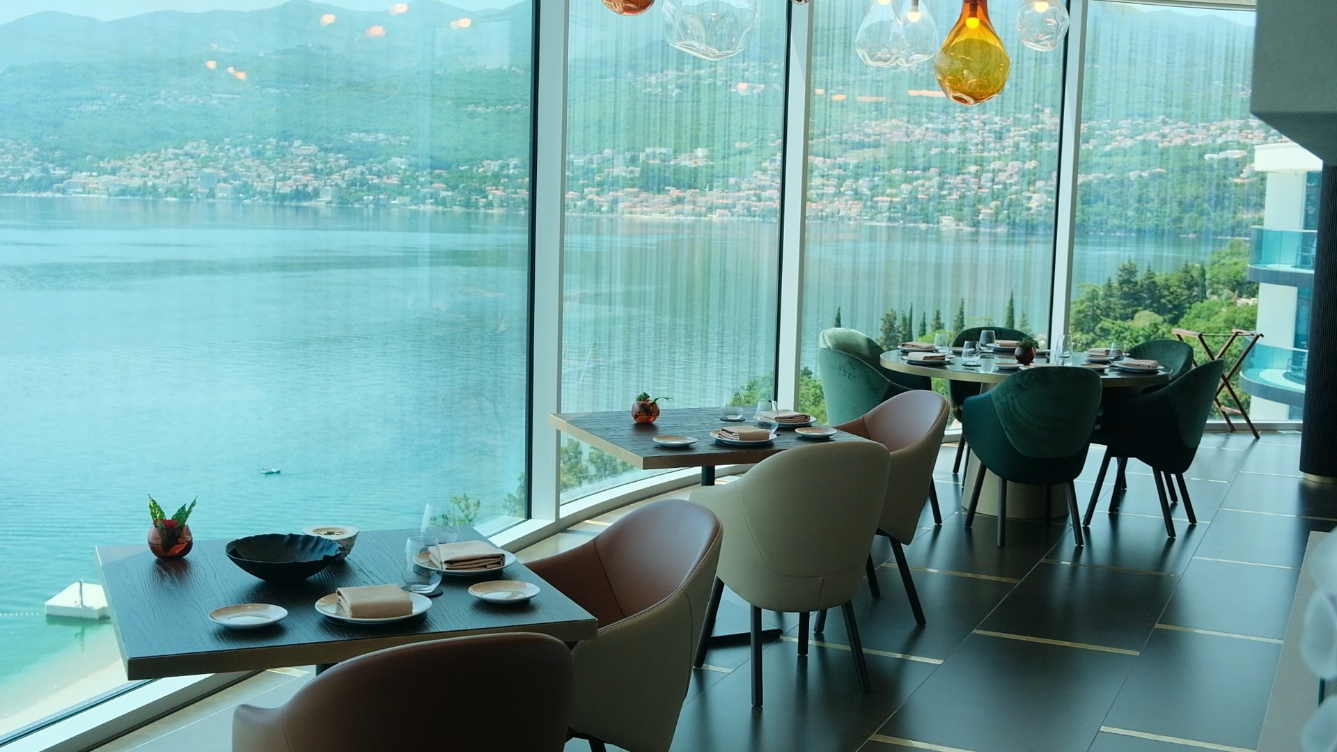 Restoran Nebo u sklopu Hiltona obogatio je gastro ponudu Kvarnera na najbolji način