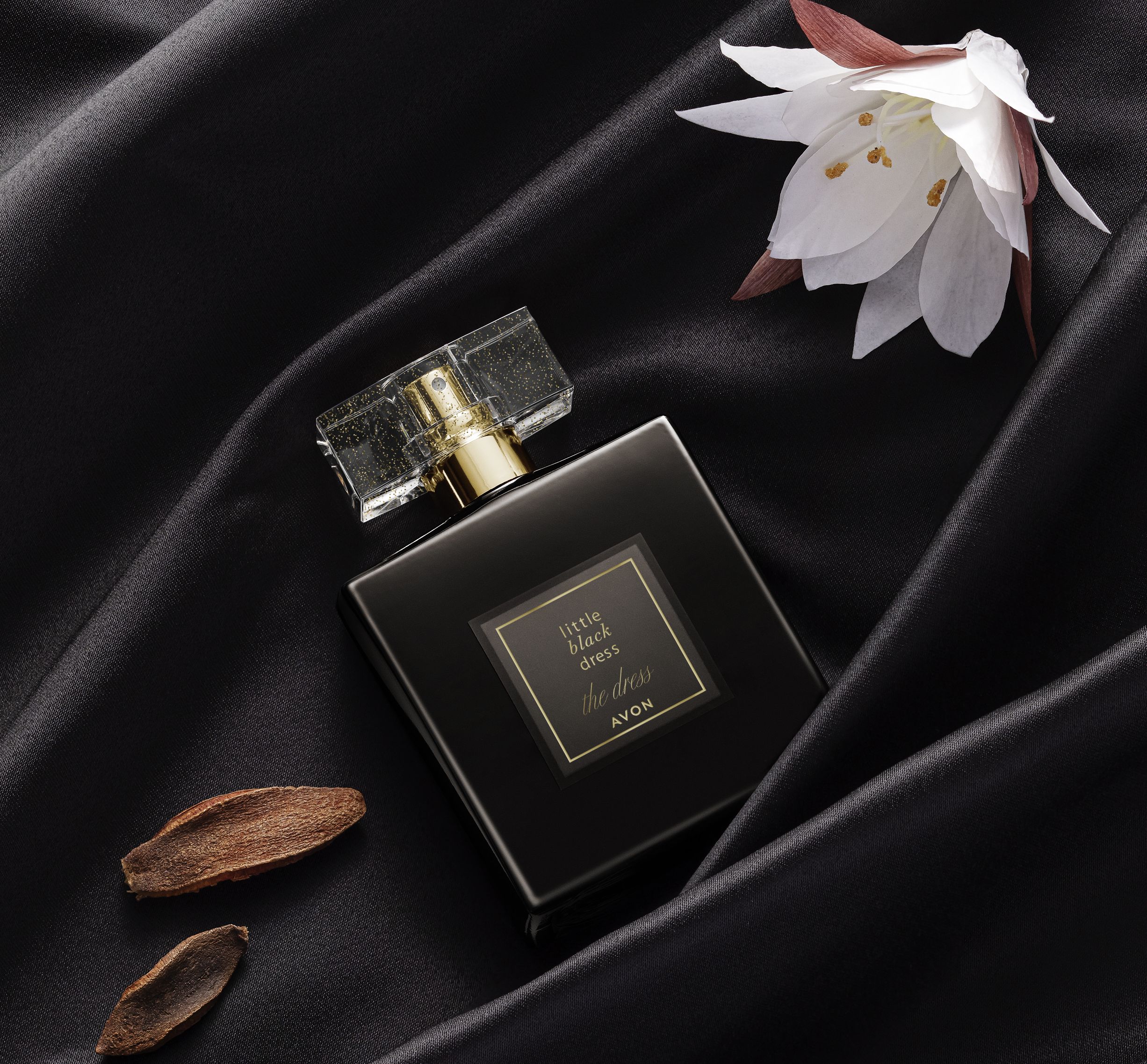 Avon proslavlja 20 godina bezvremenskog, uvijek elegantnog i trendy Little Black Dress parfema i to lansiranjem novog limitiranog izdanja Little Black Dress THE DRESS EdP