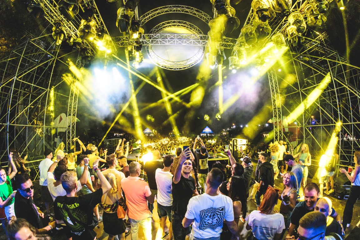 LMF iznad svih očekivanja - nekoliko tisuća ljudi partijalo na Jarunu uz najpoznatije svjetske DJ-eve