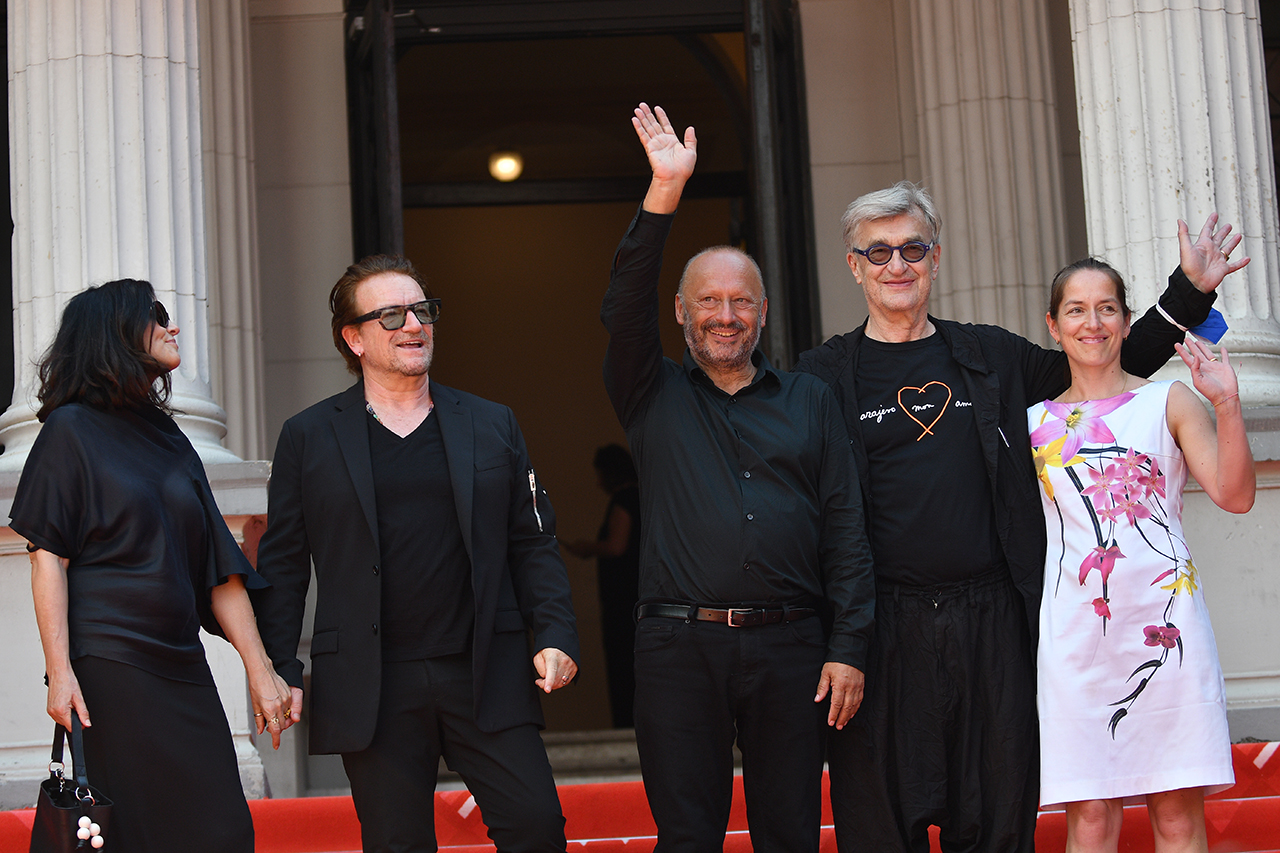 Bono Vox i Wim Wenders na crvenom tepihu 27. Sarajevo Film Festivala