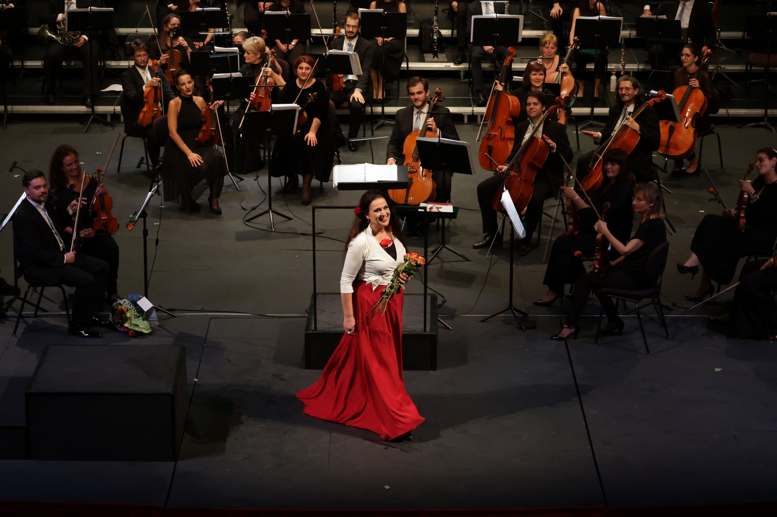 Otvorena koncertna sezona u riječkom HNK: publika na nogama ovacijama ispratila Maidu Hundeling i goste