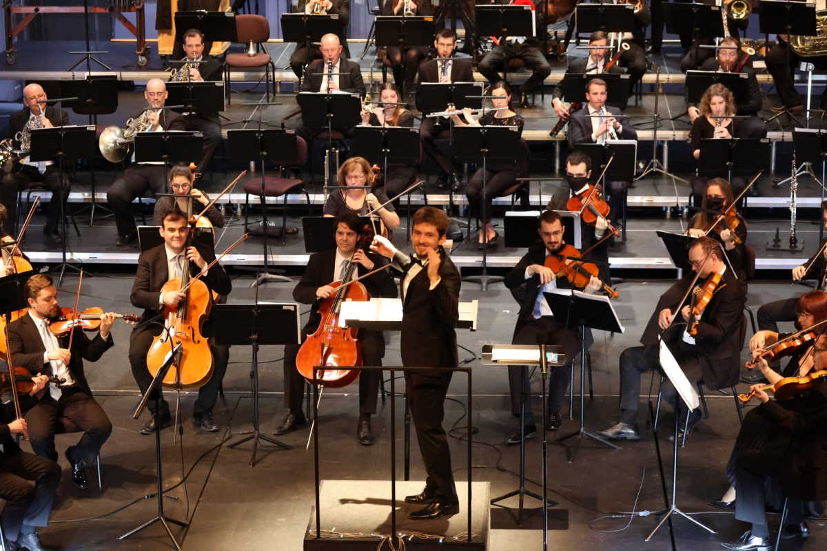 Simfonijski koncert u riječkom „Zajcu“: Večer klasike uz Mozarta, Beethovena i posvetu Ukrajini