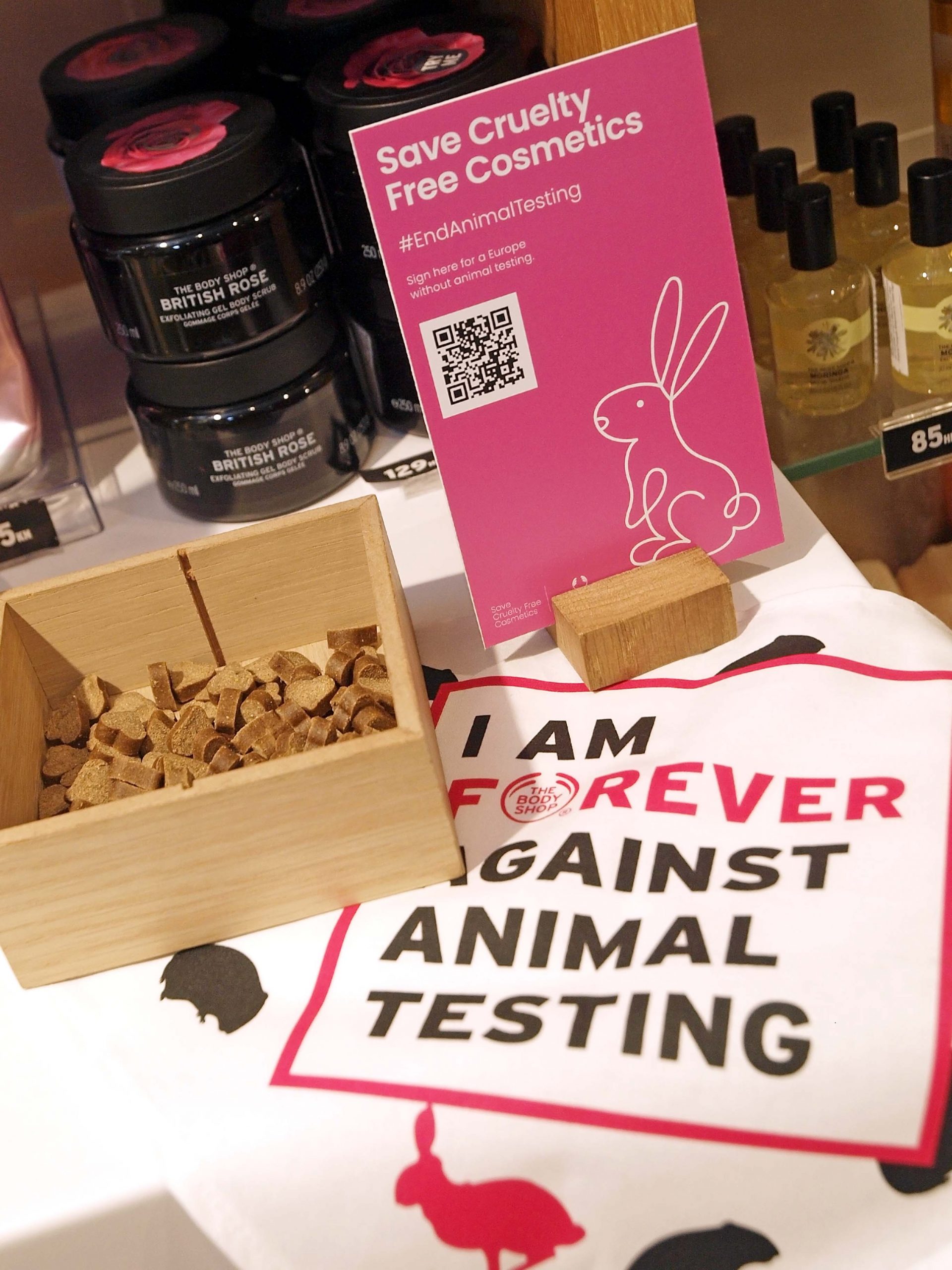U društvu poznatih i njihovih ljubimaca, The Body Shop poslao jasnu poruku - Zauvijek protiv testiranja na životinjama!