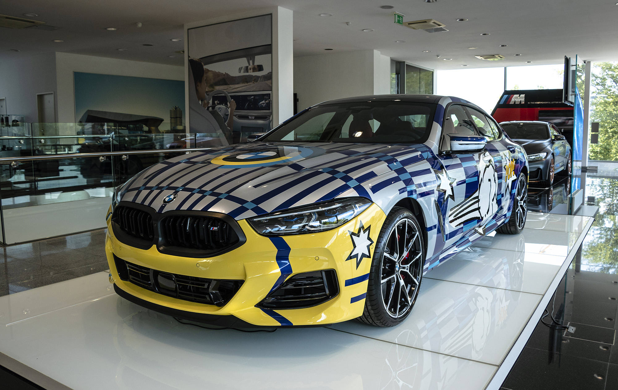 Ekskluzivno predstavljen THE 8 X JEFF KOONS i novi BMW serije 3