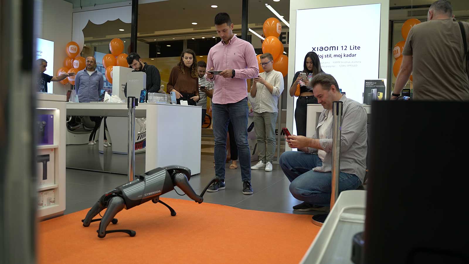 Četveronožni robot Xiaomi CyberDog u Zagrebu najavio Xiaomijeve novitete namijenjene kućnim ljubimcima: Smart Pet Food Feeder i Smart Pet Fountain