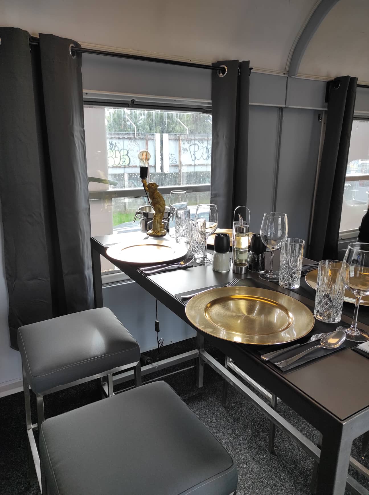 Extravagant experience: ručali smo u posebnom restoranu unutar vagona - Balkan Express Zagreb!