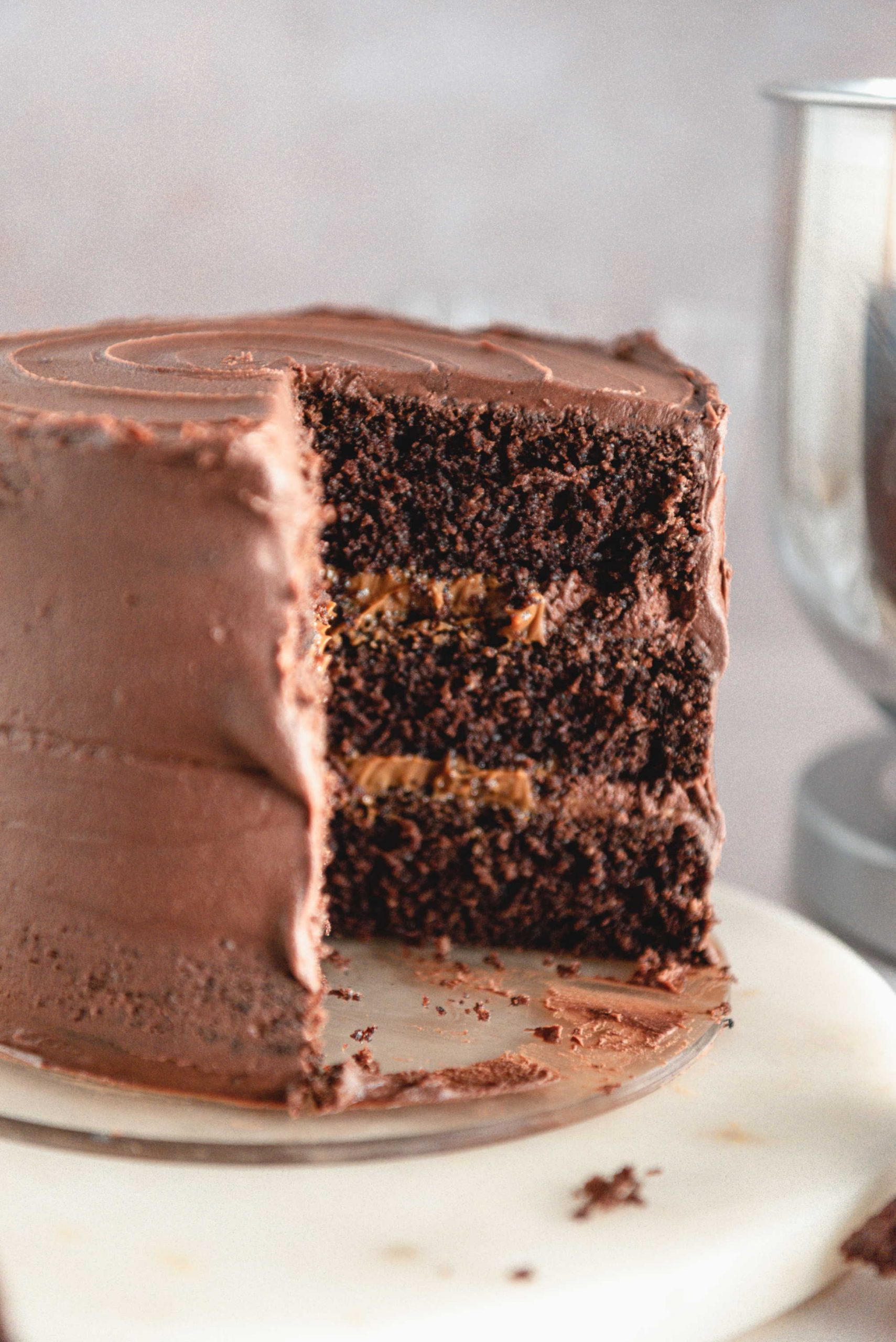 Dan torte proslavite uz sočnu fudge tortu ispunjenu karamelom i čokoladom!