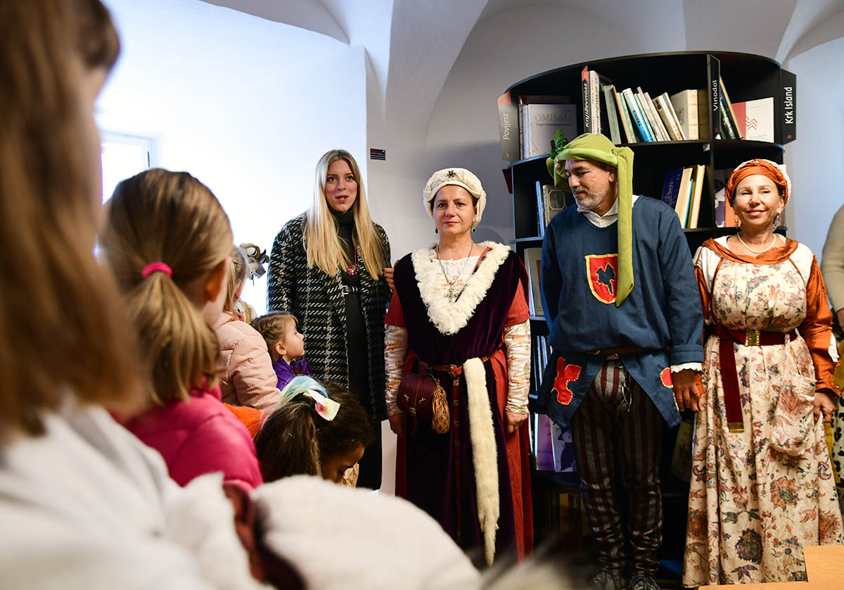 "Priča srednjovjekovne haljine" vratila nas je u prošlost i modu srednjega vijeka