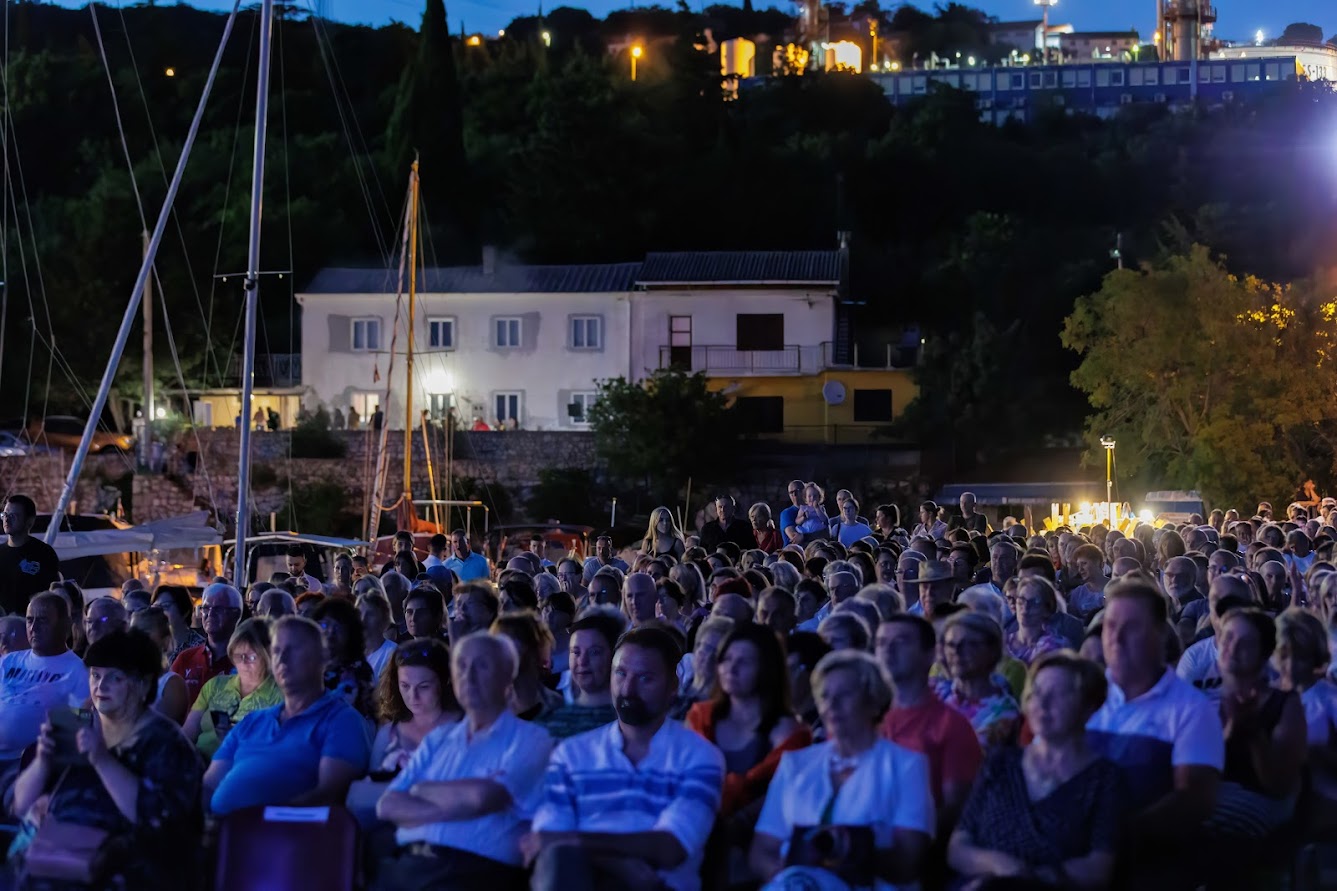 Održan prvi festival "Jedna noć u Kostreni"; ljetna večer za pamćenje...