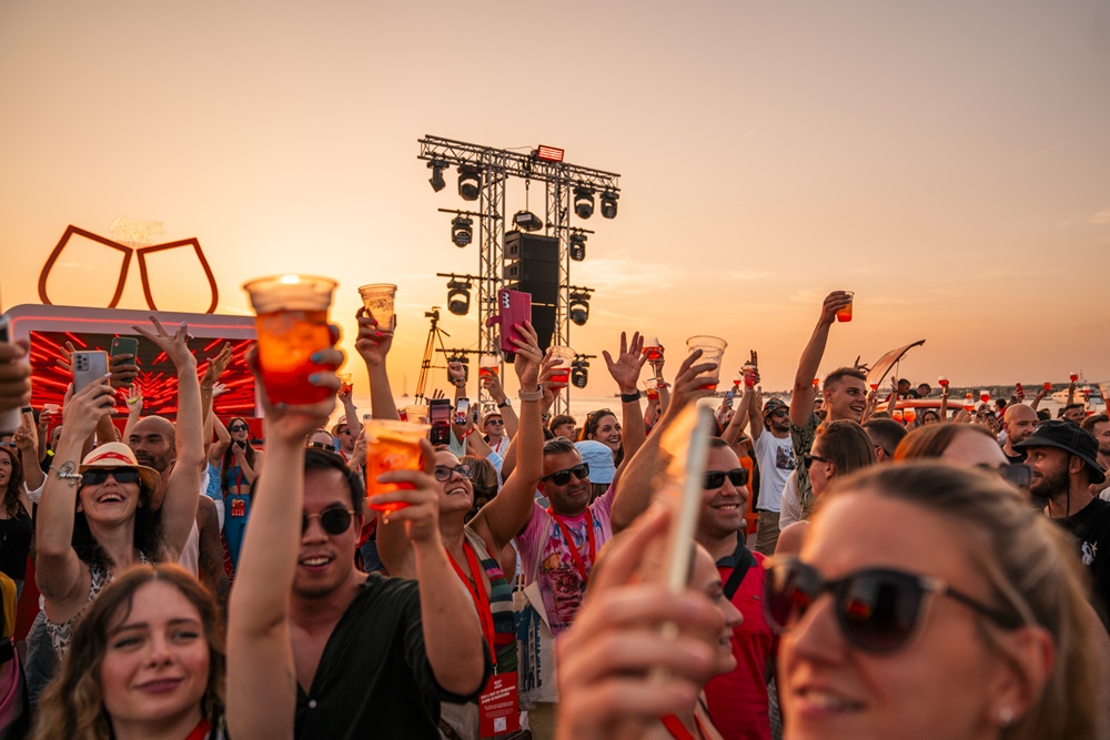 FENOMENALAN EVENT SUNSET IN A GLASS OBILJEŽIO JE NAZABORAVAN NASTUP DJ-A FEDDE LE GRANDA