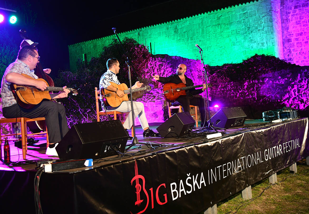 Prva večer Baška International Guitar festivala oduševila uz svjetski poznata imena!