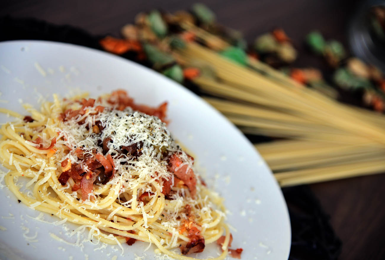 Extravagant chef: Afrodita Spina donosi nam spaghette s pikantnom mortadelom i taggiasca maslinama