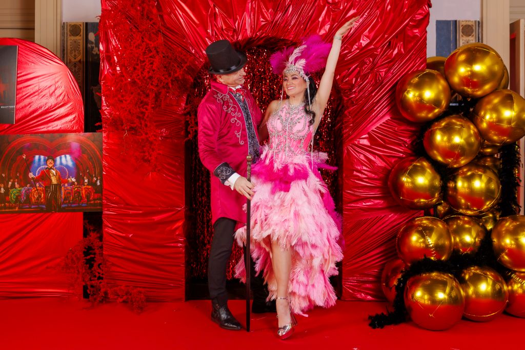 Moulin Rouge na hrvatski način! Crvenim tepihom prošetali Alka Vuica, Daniela Gračan, Šajeta, Tina Vukov i Damir Kedzo
