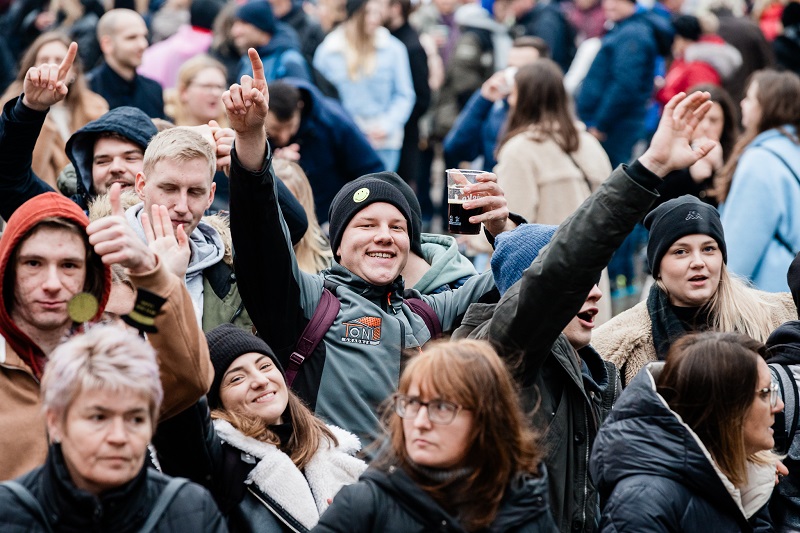 Koncert Damira Kedže i veseli ispraćaj Djeda Božićnjaka za povratak u školske klupe