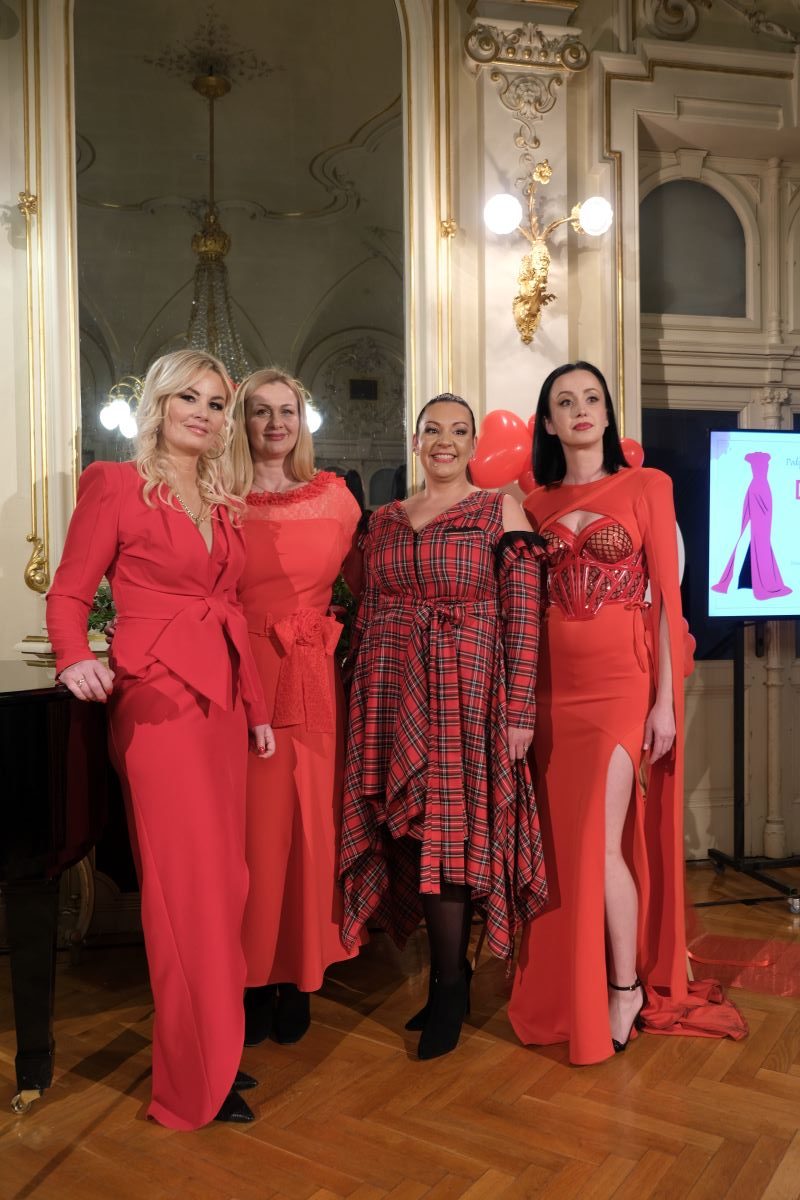 Obilježen Dan crvenih haljina: jedna od pet žena doživi moždani udar!