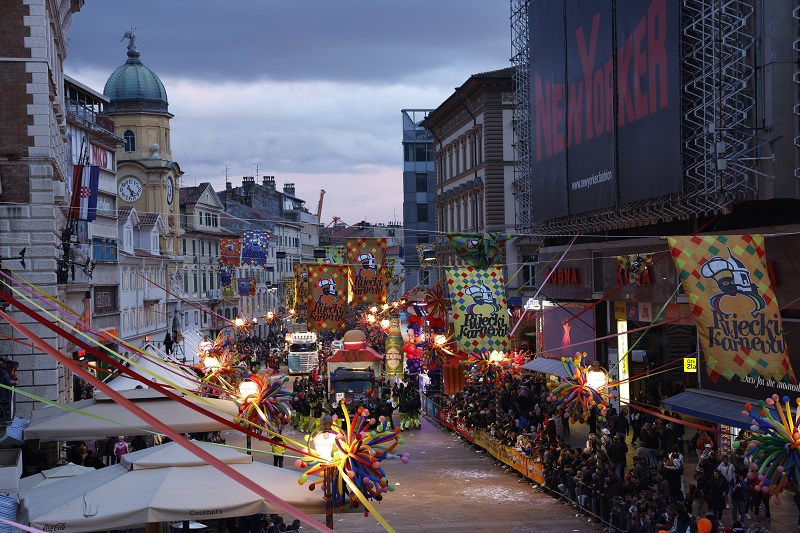 Gotovo 9.000 maškara proplesalo riječkim Korzom - Međunarodna karnevalska povorka oduševila je brojne gledatelje