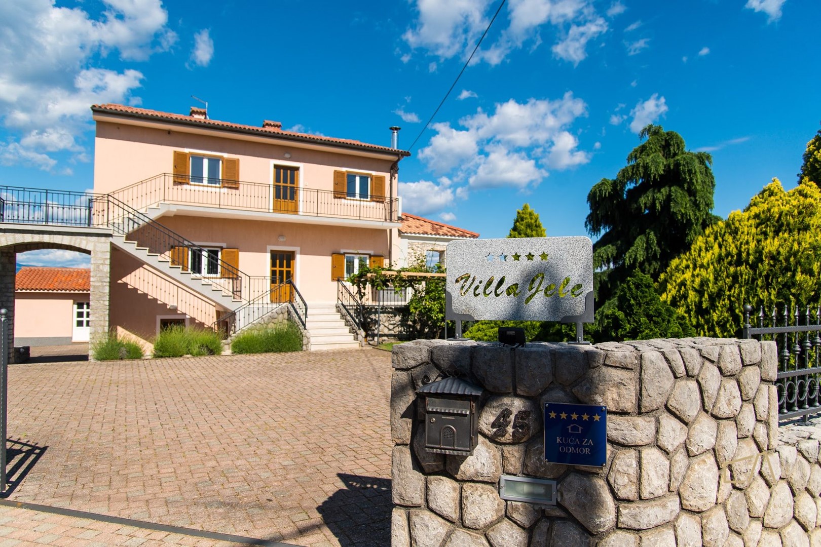 Villa Jele: luksuzna atrakcija uz najljepši pogled na netaknutu prirodu