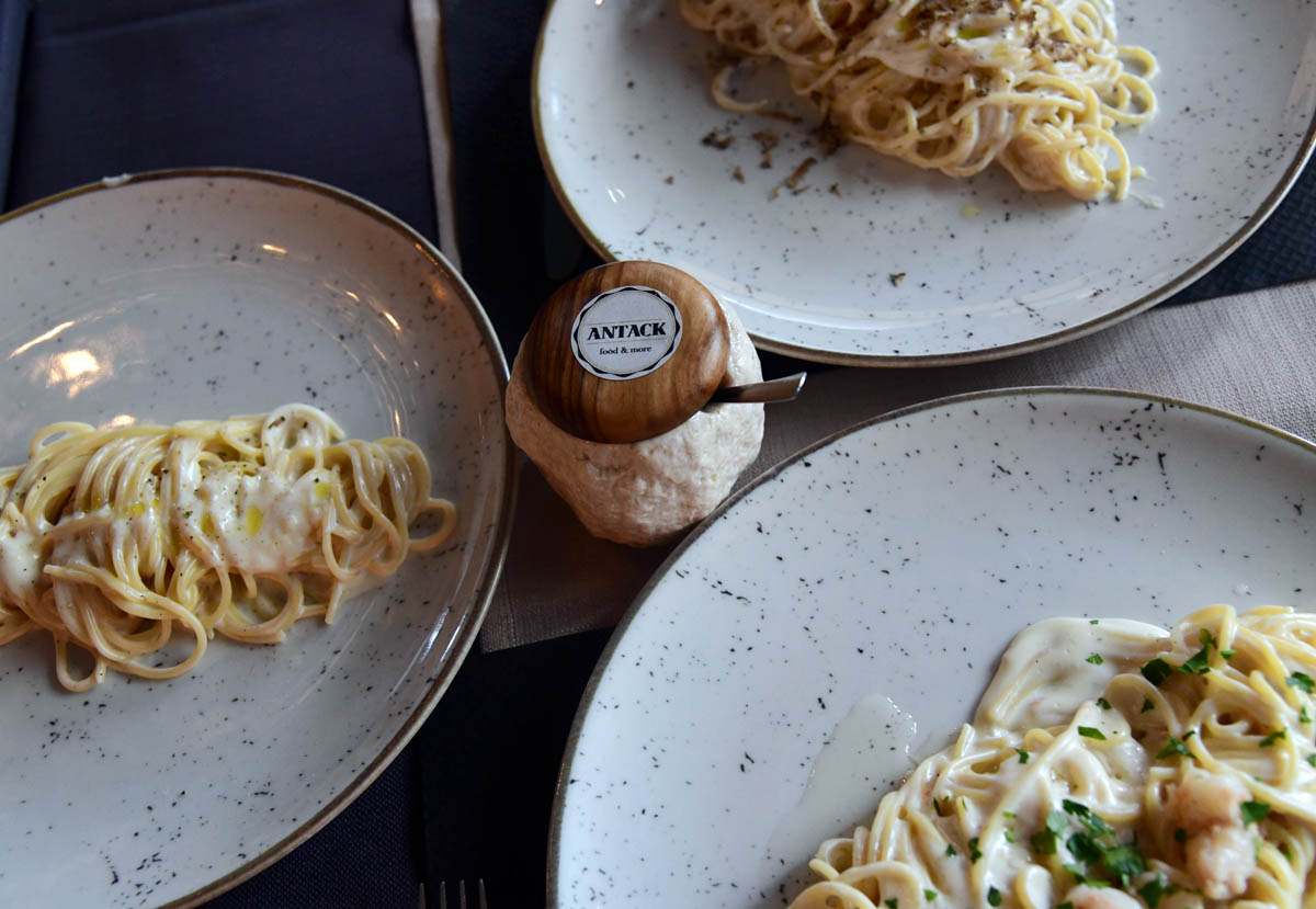 Extravagant recenzije: Špageti u siru Grana Padano - najnoviji specijalitet restorana Antack