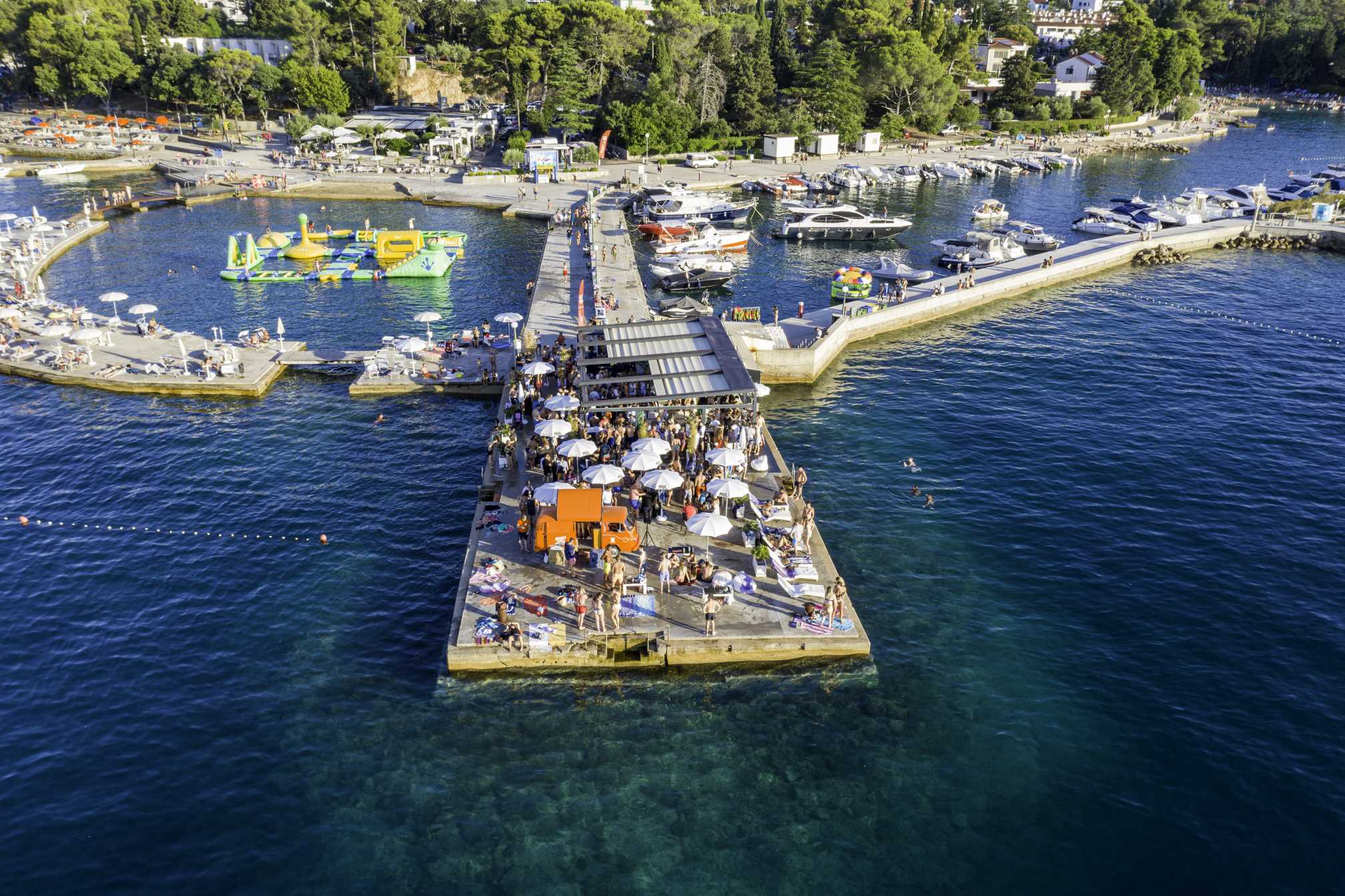 Ljetni program u restoranu Mulino i u Beach baru MUL