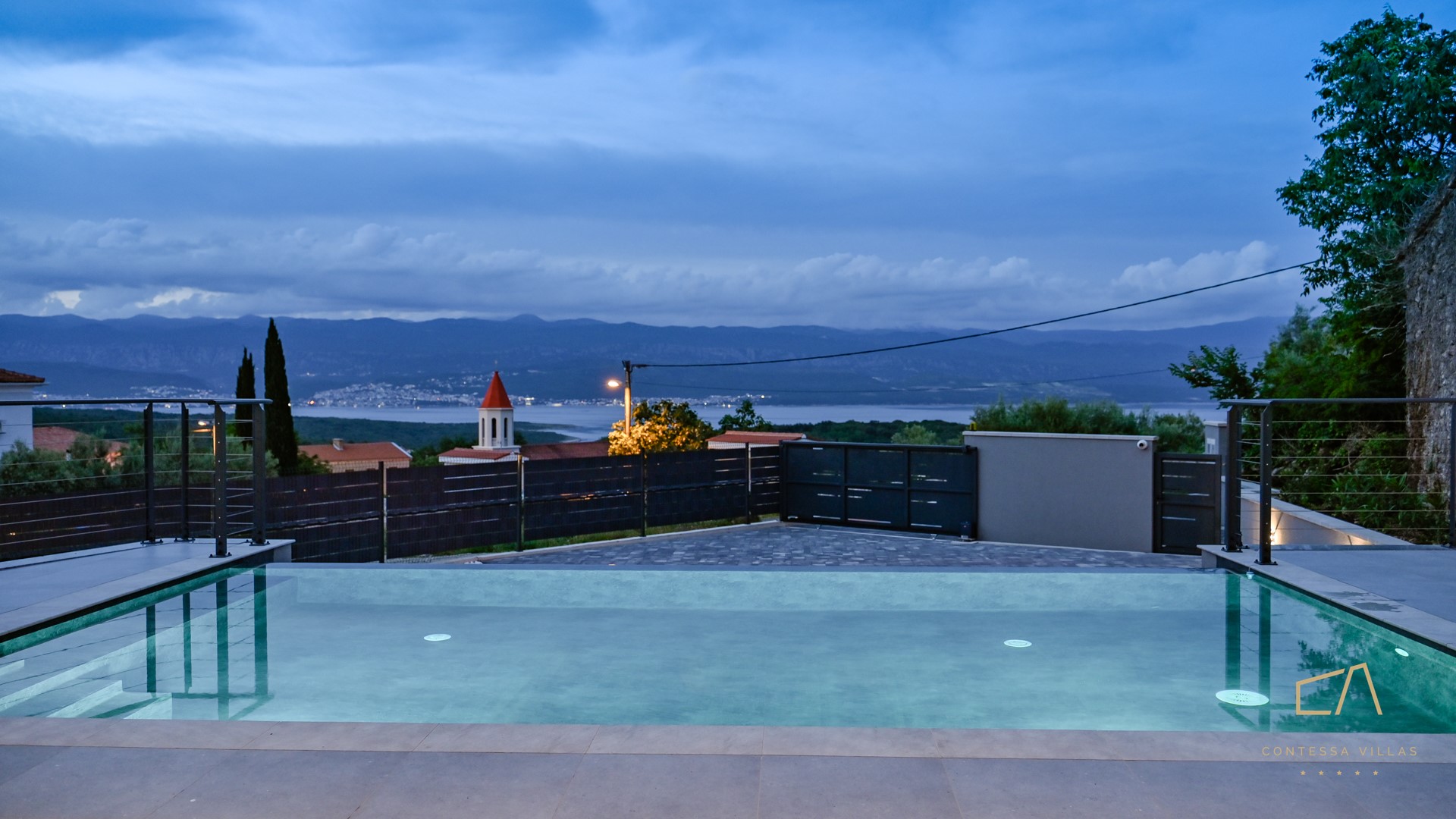 Villa Brajdini: moderna i elegantna vila s panoramskim pogledom na more