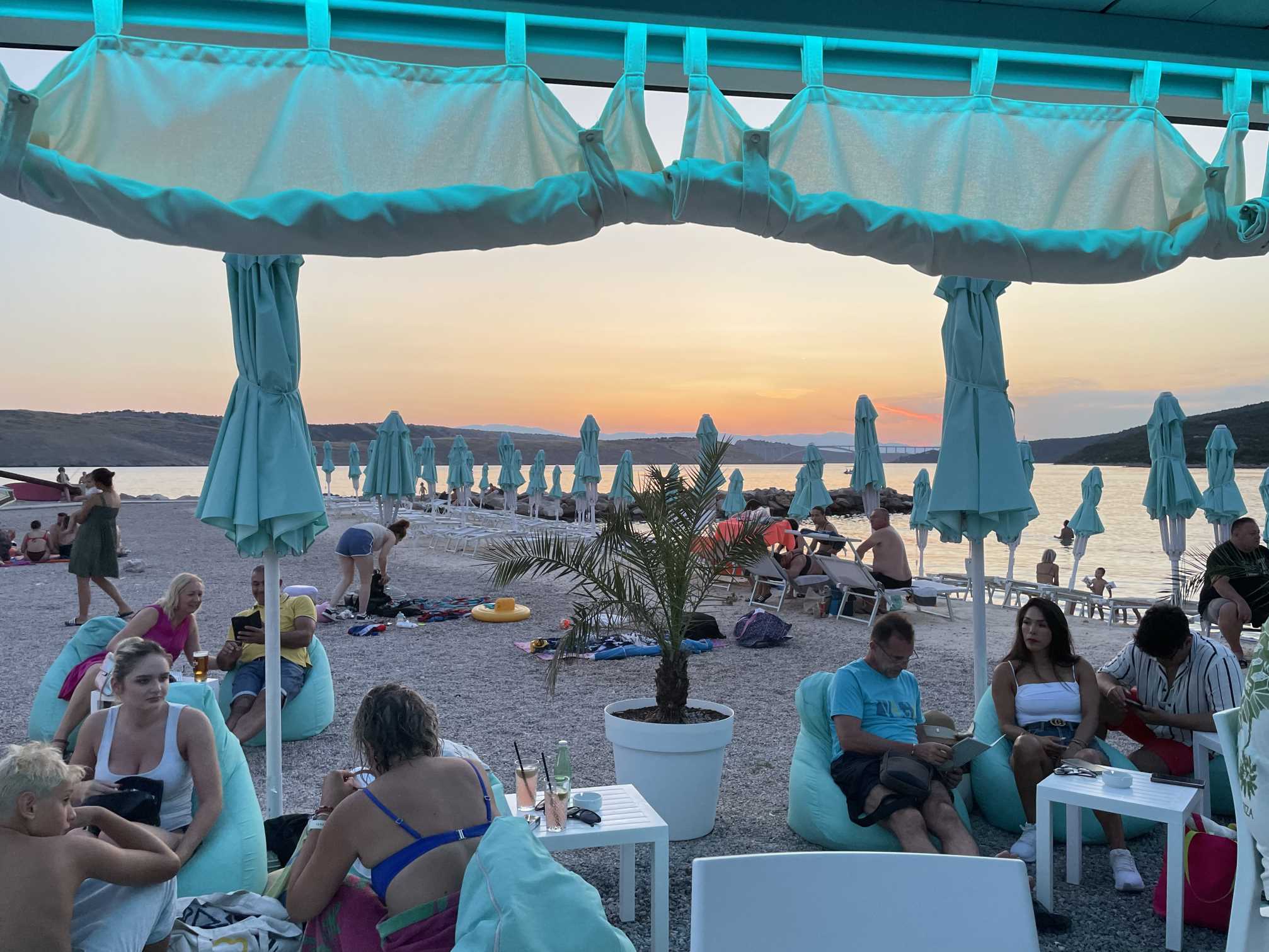 Otvoren Adrien's Beach Bar - novi "summer place to be"!