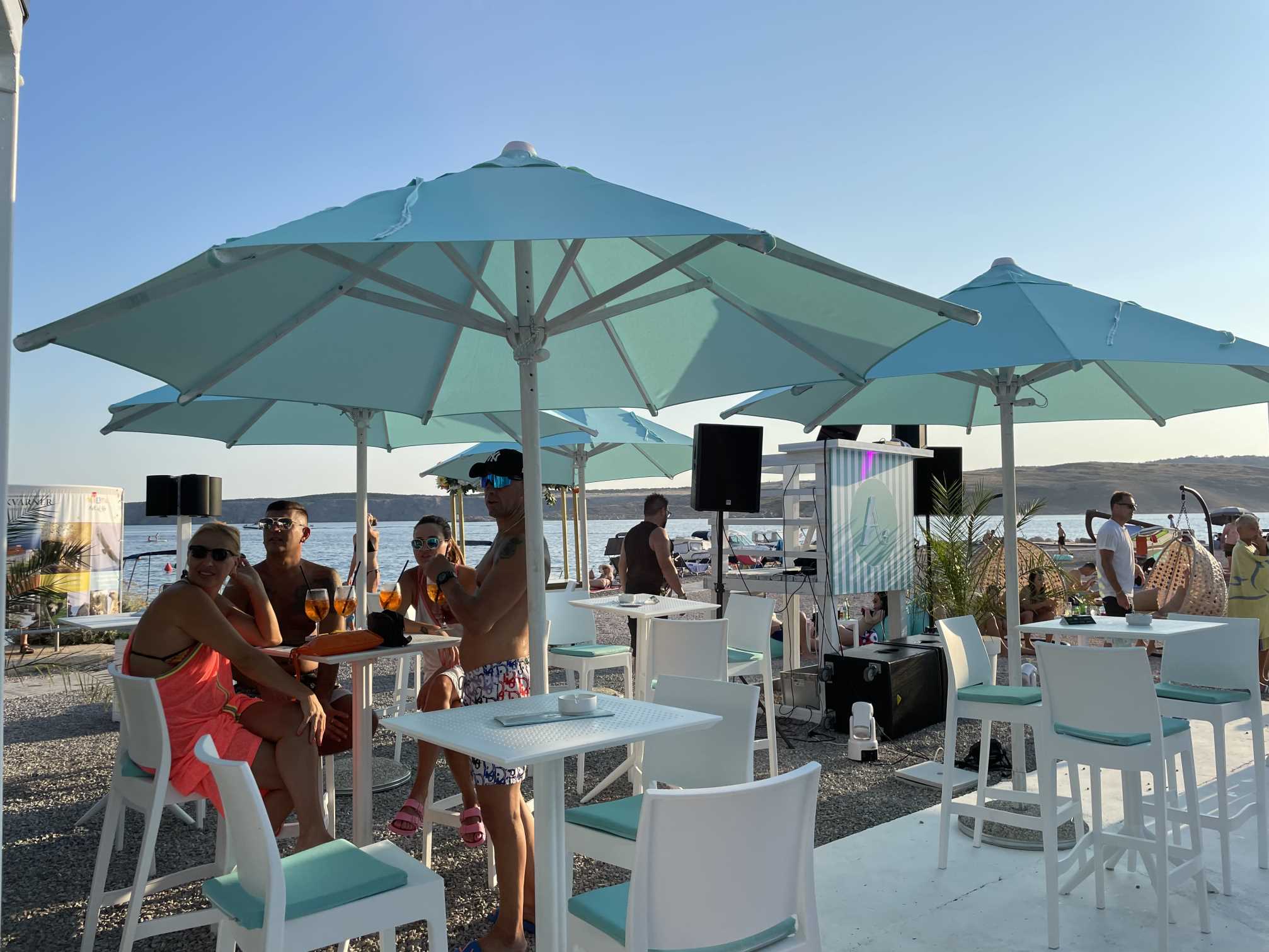 Otvoren Adrien's Beach Bar - novi "summer place to be"!