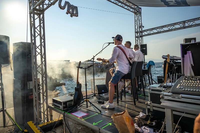 Fotografije s nezaboravne proslave 25.rođendana Beach Bara Mul i L'amour banda