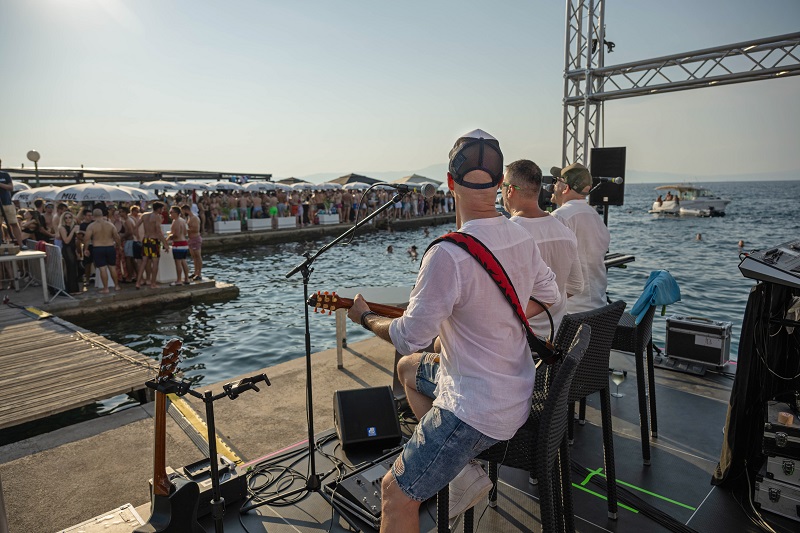 Fotografije s nezaboravne proslave 25.rođendana Beach Bara Mul i L'amour banda