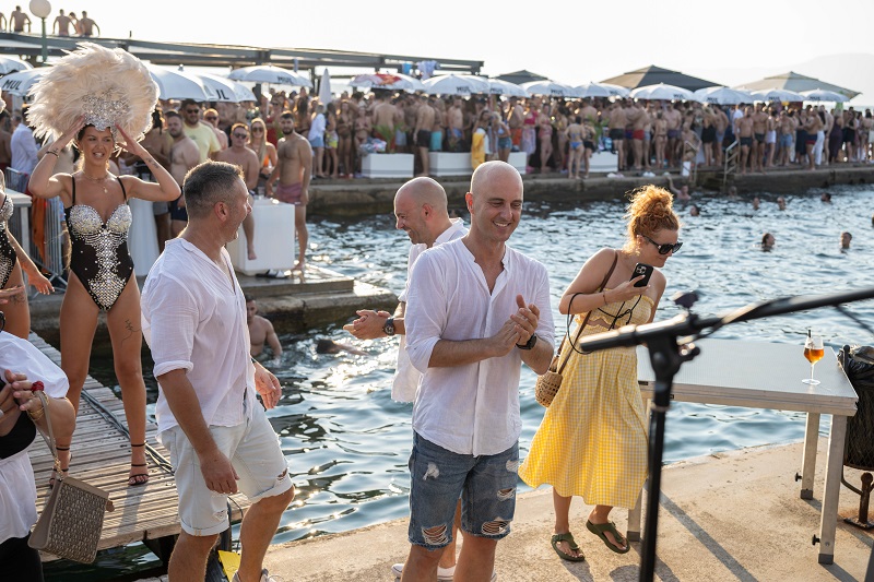 Fotografije s nezaboravne proslave 25.rođendana Beach Bara Mul i L'amour banda