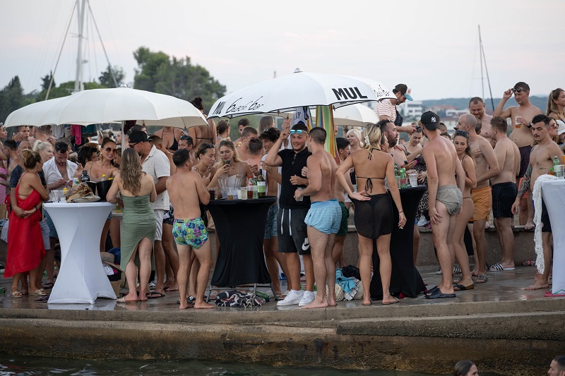 Fotografije s nezaboravne proslave 25.rođendana Beach Bara Mul i L'amour banda