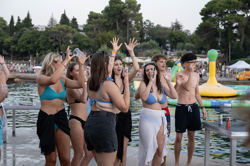 Fotografije s nezaboravne proslave 25.rođendana Beach Bara Mul i L'amour banda