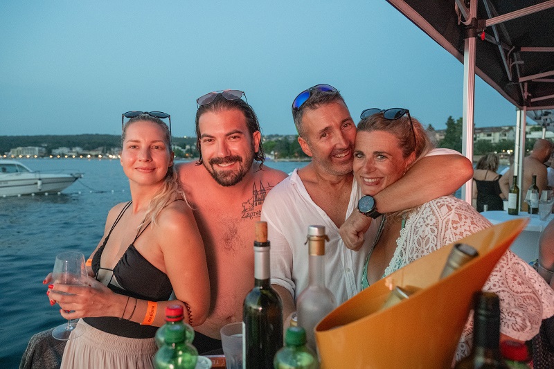 Fotografije s nezaboravne proslave 25.rođendana Beach Bara Mul i L'amour banda