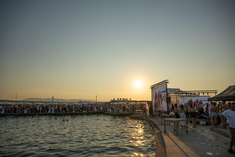 Fotografije s nezaboravne proslave 25.rođendana Beach Bara Mul i L'amour banda