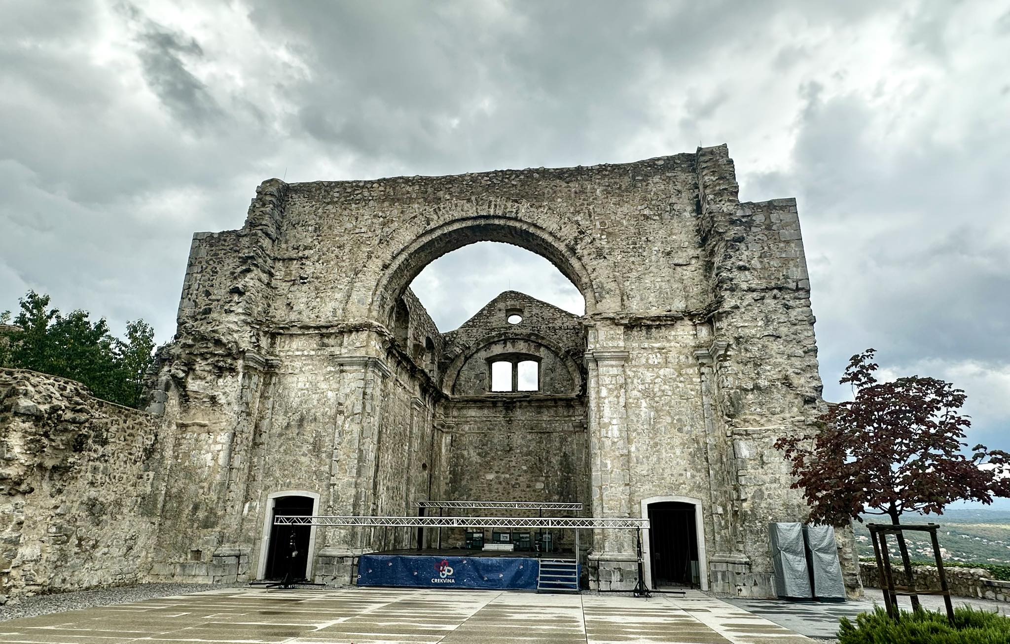 Mauro Staraj nastupa na prekrasnoj kastavskoj Crekvini