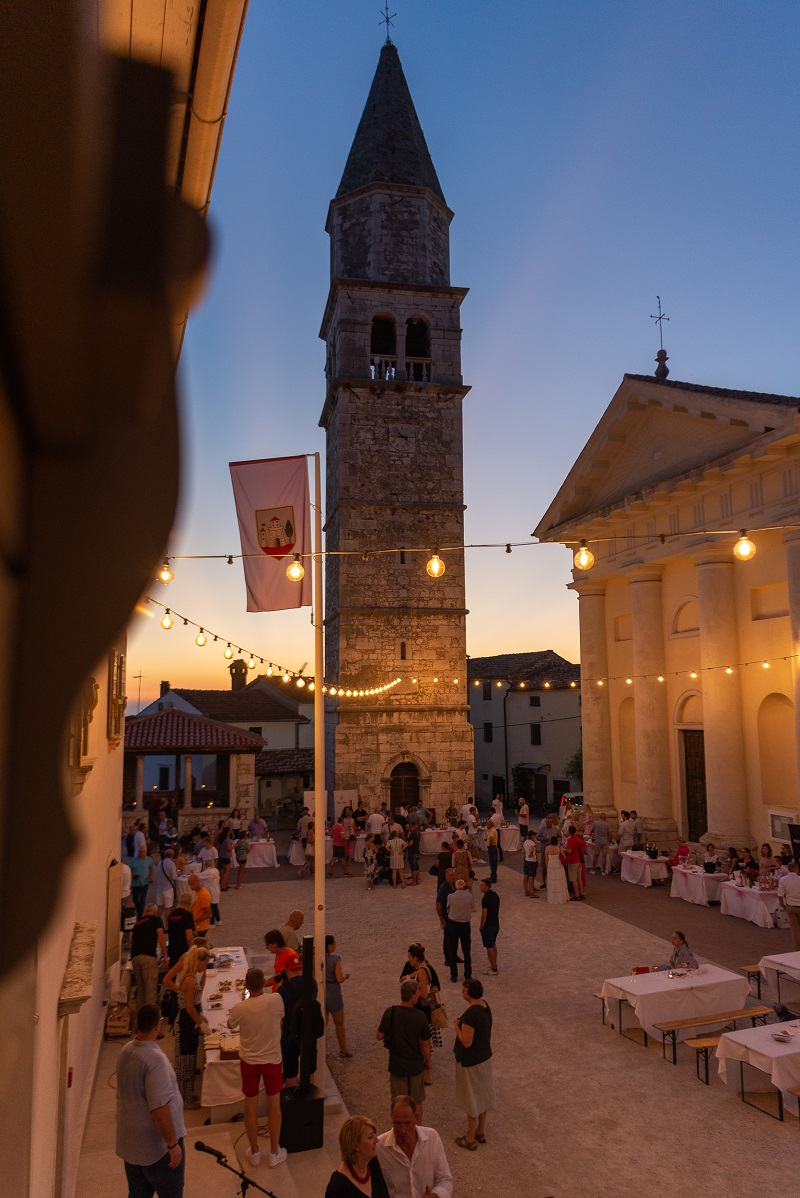 Ljetno osvježenje u čaši - Festival rose vina u Višnjanu