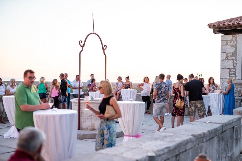 Ljetno osvježenje u čaši - Festival rose vina u Višnjanu