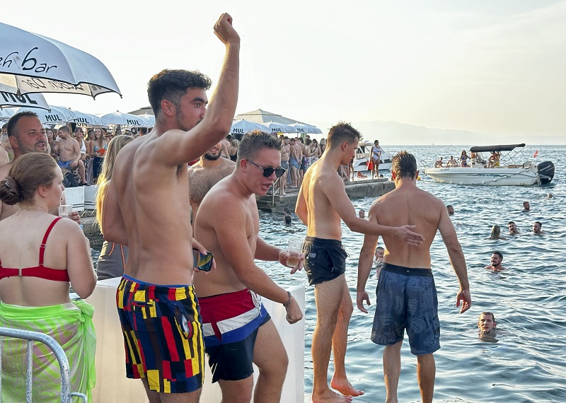 Beach Bar Mul i L'amour band velikim partyjem proslavili zajedničkih 25 godina