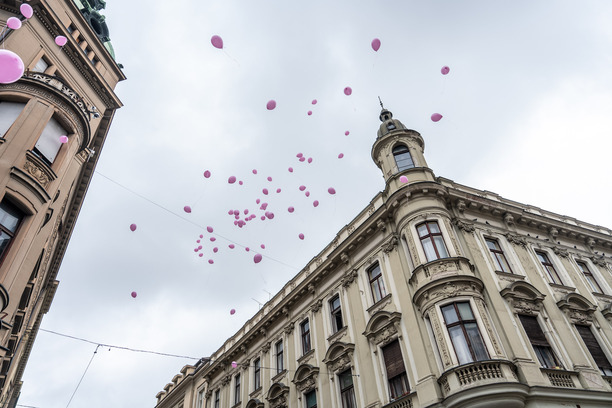 RUŽIČASTA POVORKA PODRŠKE OBILJEŽILA 25. DAN RUŽIČASTE VRPCE